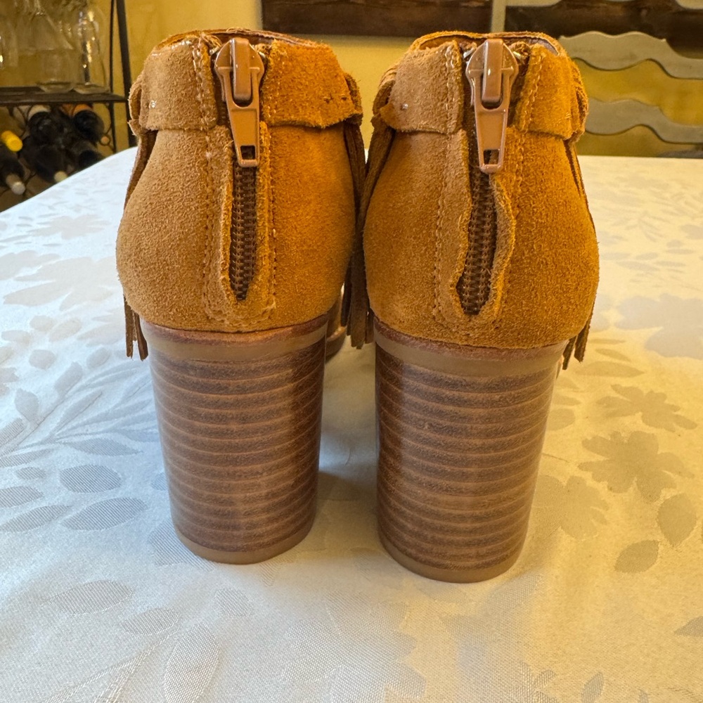 Sbicca Fringe Hickory Suede Women's Block Heel Sandals Size 7 - Picture 3 of 5